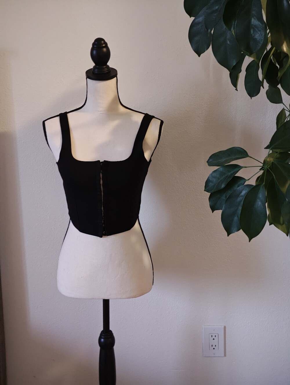 Black Crop Top Xs